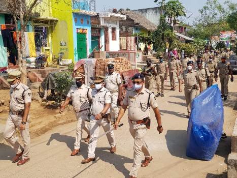 ପୋଲିସର ସଚେତନାତ୍ମକ ଫ୍ଲାଗମାର୍ଚ୍ଚ