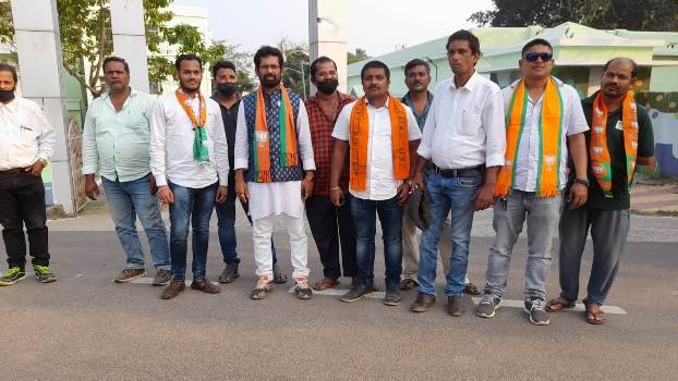 ବିଜେଡି କର୍ମୀ ବୁଥ୍‌ରେ ଭୋଟ ରେଗିଙ୍ଗ୍ କରିଥିବା ବିଜେପି ପକ୍ଷରୁ ଅଭିଯୋଗ 