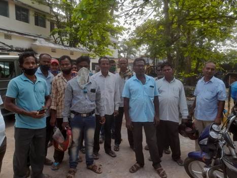 ଧାନ କ୍ରୟକୁ ନେଇ ଅସନ୍ତୋଷ ଚାଷୀଙ୍କ ବିକ୍ଷୋଭ ପ୍ରଦର୍ଶନ : ବିଡ଼ିଓଙ୍କୁ ଦାବିପତ୍ର ପ୍ରଦାନ