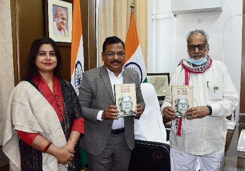 ସଂଗ୍ରାମ କେଶରୀ ମହାପାତ୍ରଙ୍କ 2ଟି ପୁସ୍ତକ ଉନ୍ମୋଚିତ  