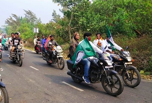 କୁରୁଜଙ୍ଗ ପଞ୍ଚାୟତରେ ବିଜେଡ଼ି ପକ୍ଷରୁ ବାଇକ ଶୋଭାଯାତ୍ରା