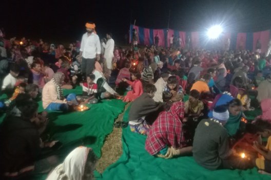 ଉପରଦୁମୁକାରେ ମାତୃପିତୃ ପୂଜନ