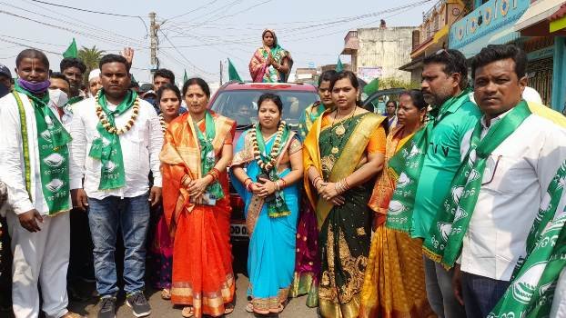 ସରପଂଚ ପ୍ରାର୍ଥୀନୀଙ୍କ ପ୍ରଚାର ଜୋରଦାର