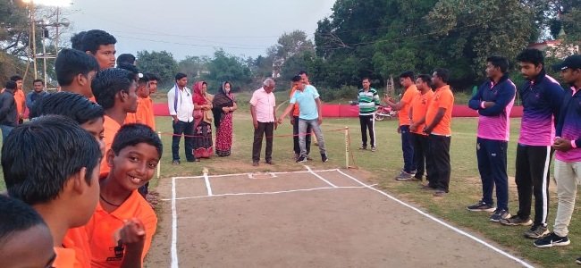 କ୍ରୀକେଟ ଟୁର୍ଣ୍ଣାମେଣ୍ଟ ଉଦଘାଟିତ