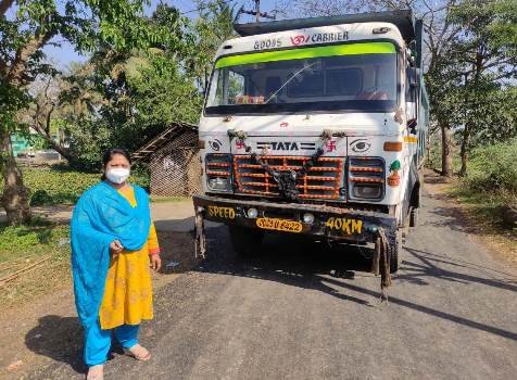 ବେଆଇନ ବାଲି ବୋଝେଇ ହାଇୱା ଜବତ