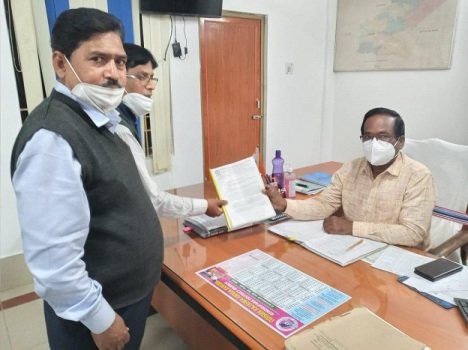 ଓଷ୍ଟା ପକ୍ଷରୁ ଅତିରିକ୍ତ ଜିଲ୍ଲାପାଳଙ୍କୁ ଦାବିପତ୍ର ପ୍ରଦାନ