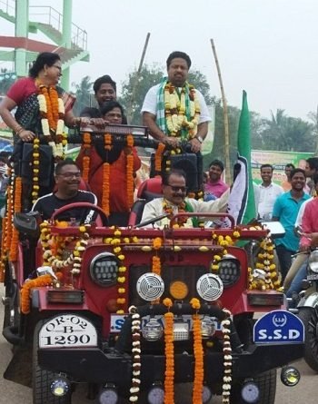 ୮ ନମ୍ବର ଜୋନରେ ଜିଲ୍ଲା ପରିଷଦ ପ୍ରାର୍ଥୀ ରଶ୍ମି ରଞ୍ଜନଙ୍କ ପ୍ରଚାର