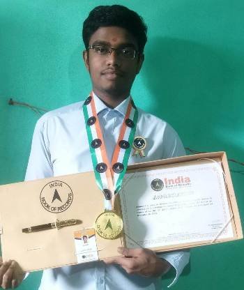 “ଇଣ୍ଡିଆ ବୁକ୍ ଅଫ ରେକର୍ଡ”ରେ ସ୍ଥାନ ପାଇଲେ