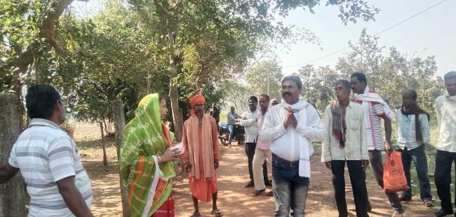 ଭୋଟରଙ୍କ ମନ କିଣି ନେଉଛନ୍ତି ଯୁବ ଆଇନଜୀବି