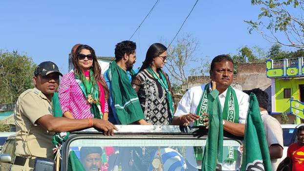 ପ୍ରଚାରରେ ବିଧାୟକଙ୍କ ସହ ଓଡ଼ିଆ ସିନେ ତାରକା