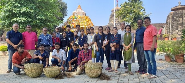 ଶ୍ରୀ ଲିଙ୍ଗରାଜ ମନ୍ଦିରରେ ଶ୍ରମଦାନ ଶିବିର