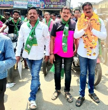 ୫ନମ୍ବର ୱାର୍ଡରେ ବିଜେଡି ପ୍ରାର୍ଥୀ ନିରାକର ବିରୋଧୀଙ୍କ ନିଦ ହଜାଇଲେ