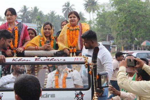 ବିଜେଡି ନଗରପାଳ ପ୍ରାର୍ଥୀ ସରିତାଙ୍କ ବିରାଟ ମହିଳା ସମାବେଶ : ରୋଡଶୋ