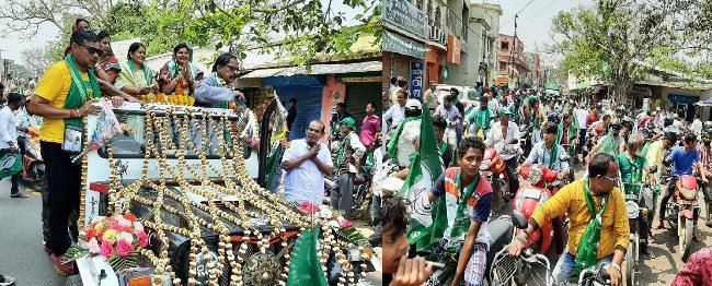 ଶେଷ ଦିନରେ କେନ୍ଦ୍ରାପଡା ସହରରେ ବିଜେଡିର ବିଶାଳ ଶୋଭାଯାତ୍ରା : ଶକ୍ତି ପ୍ରଦର୍ଶନ କଲା ବିଜେଡି