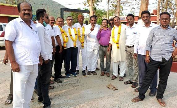 ଫୁଲବାଣୀ ଓକିଲ ସଂଘର ନିର୍ବାଚନ : ସଭାପତି ଵିଜୟ ମହାନ୍ତି ସମ୍ପାଦକ ଦୁର୍ଗା ପଟ୍ଟନାୟକ ନିର୍ବାଚିତ 