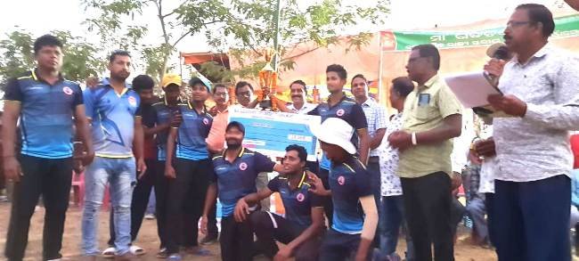 ପ୍ରଥମ ରାଜ୍ୟସ୍ତରୀୟ ଗଡଚଣ୍ଡୀ କପ କ୍ରିକେଟ : ଭଦ୍ରକକୁ ହରାଇ ୟୁନିକ କେନ୍ଦୁଝର ଚମ୍ପିୟନ