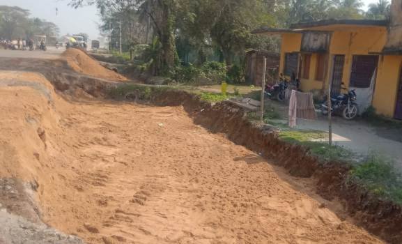 ଟାଙ୍ଗରା ପାଲଟିବ ଚାଷ ଜମି : ରାଜପଥ ନିର୍ମାଣ କାର୍ଯ୍ୟରେ ଲୀନ ହେଲା ବଡ଼ କୋଳିପଦି ମାଇନର