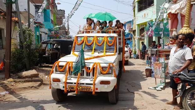 ବାଇକ ଶୋଭାଯାତ୍ରା ରେ ଛତ୍ରପୁର ସହରର ଗଳି କନ୍ଦି ବୁଲି ପ୍ରଚାର କଲେ ଉଭୟ ସାଂସଦ ଓ ବିଧାୟକ