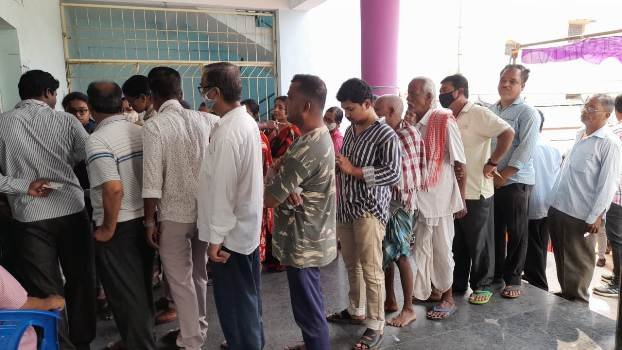 ଛତ୍ରପୁର ଏନଏସିର ୨୨ ଟି ବୁଥ ରେ ଚାଲିଛି ମତଦାନ କାର୍ଯ୍ୟକ୍ରମ