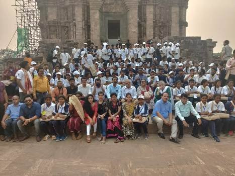 ଆଦିବାସୀ ଯୁବ ବିନିମୟ କାର୍ଯ୍ୟକ୍ରମ :୨୫୦ ଯୁବ ପ୍ରତିନିଧି ଙ୍କ ସୂର୍ଯ୍ୟମନ୍ଦିର ପରିଦର୍ଶନ