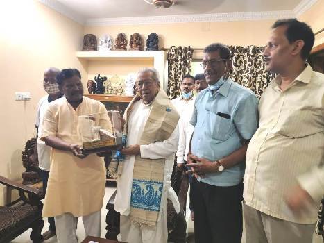 ଆନ୍ଧ୍ର ପ୍ରଦେଶ ରାଜ୍ୟପାଳଙ୍କୁ କମ୍ରେଡ଼ : ବନମାଳୀ ଜେନା ସ୍ମୃତି ସମ୍ମାନ ପ୍ରଦାନ