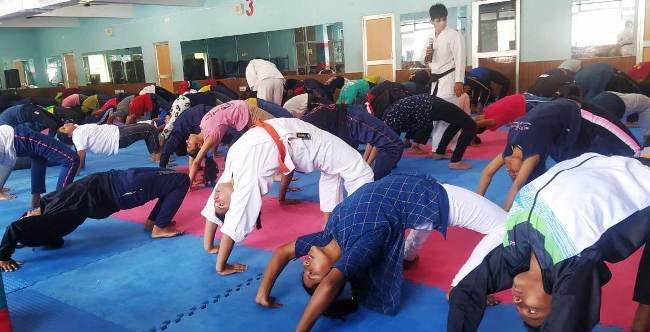 ଛାତ୍ରୀମାନଙ୍କ ଆତ୍ମ ସୁରକ୍ଷା ତାଲିମ ଶିବିରରେ ଯୋଗଦେଲେ ୧୨ଜଣ ଛାତ୍ରୀ