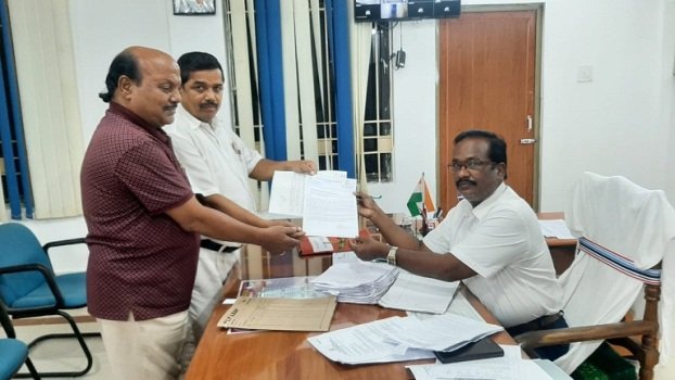 ଖାଇବା ତେଲ ଦର ବୃଦ୍ଧି ବିରୋଧରେ ସ୍ମାରକପତ୍ର
