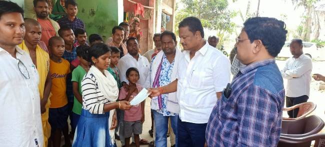 ତିନି ଅନାଥ ଶିଶୁର ପାଠ ପଢା ଦାୟିତ୍ୱ ଗ୍ରହଣ କଲେ ବିଧାୟକ