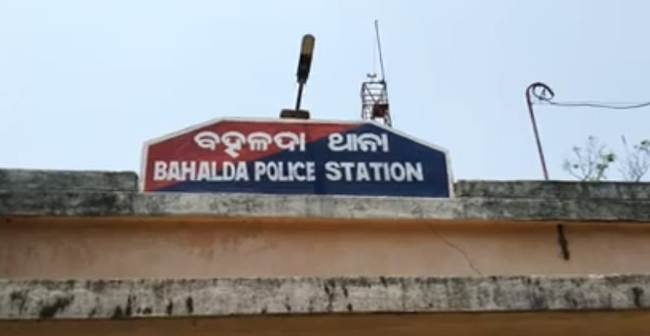 ଗଛରୁ ଖସି ଶିଶୁ କନ୍ୟା ମୃତ