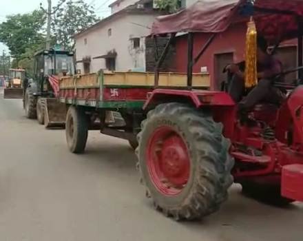 ୪ ଗୋଟି ଟ୍ରାକ୍ଟର ଓ ୨ ଜେସିବି ଜବତ : ୫୧,୨୮୦ ଟଙ୍କା ଅର୍ଥଦଣ୍ଡ ଆଦାୟ