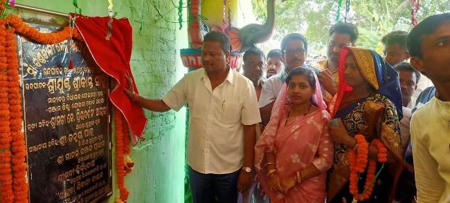 ମା'ଦଣ୍ଡକାଳୀ ମେରୁ ମଣ୍ଡପ ବିଧାୟକଙ୍କ ଦ୍ଵାରା ଉଦଘାଟିତ