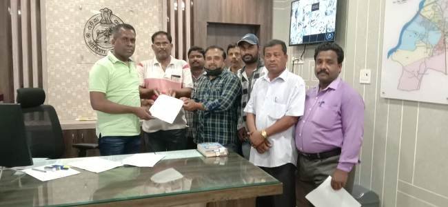 ସରକାରୀ ଅନୁଦାନ ନିମନ୍ତେ ଅସ୍ଥାୟୀ କର୍ମଚାରୀଙ୍କ ଦାବିପତ୍ର