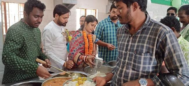 ଆହାର ଯୋଜନା ର ୭ ବର୍ଷ ପୂର୍ତ୍ତି ଉପଲକ୍ଷେ ବିଶେଷ କାର୍ଯ୍ୟକ୍ରମ ରେ ଯୋଗ ଦେଲେ କରଞ୍ଜିଆ ଏନଏସି ଅଧ୍ୟକ୍ଷା 