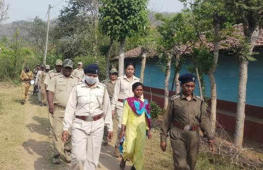 ଅଖଣ୍ଡ ଶିକାର ଏବଂ ଜଙ୍ଗଲ ନିଆଁ ପ୍ରତିରୋଧ ନେଇ ବନବିଭାଗର ଜନ ସଚେତନତା କାର୍ଯ୍ୟକ୍ରମ