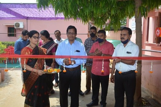 ବୌଦ୍ଧିକ ବାଧକ ଶିକ୍ଷାର୍ଥୀଙ୍କୁ ଶୈକ୍ଷିକ ଉପକରଣ ବଣ୍ଟନ