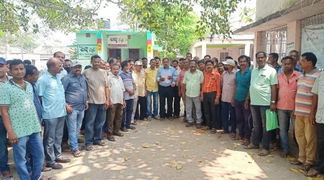 ବକେୟା ପ୍ରାପ୍ୟକୁ ଅନାଇ ଶ୍ରମିକଙ୍କ ଧୈର୍ଯ୍ୟ ସୀମା ଟପିଲା