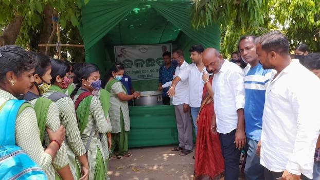 ଛାତ୍ର ବିଜେଡି ପକ୍ଷରୁ ଛତ୍ରପୁର ଖୋଲିଲା ଜଳଛତ୍ର