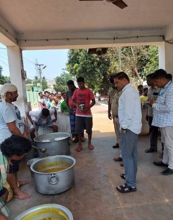 ଛତ୍ରପୁର ସବଜେଲ ପରିଦର୍ଶନ କରି ଖାଦ୍ୟର ମାନ ଯାଂଚ କଲେ ଗଞ୍ଜାମ ଜିଲ୍ଲାପାଳ