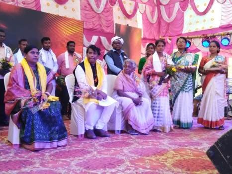 ନିଶା ବନ୍ଦ କର ମହିଳାମାନଙ୍କୁ ସମ୍ପୂର୍ଣ୍ଣ ସୁରକ୍ଷା ଆଉ ସମ୍ମାନ ଦିଅ