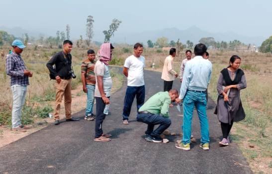 ରାଜନୈତିକ ଶତ୍ରୁତାକୁ କେନ୍ଦ୍ରକରି ଦୁଇ ଯୁବକଙ୍କୁ ବିଭତ୍ସ ହତ୍ୟା ଘଟଣା : ପୋଲିସର ତଦନ୍ତ ଜାରି : ଘଟଣା ସ୍ଥଳ ରେ ବ୍ରହ୍ମପୁର ଏସ ପି 