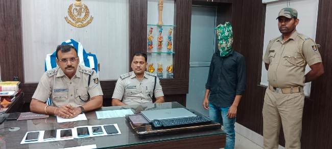 ପେଶାଦାର ମୋବାଇଲ୍ ଚୋର ଗଣେଶଙ୍କୁ ଗିରଫ କଲା ପୋଲିସ