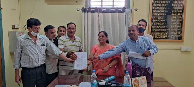 ସ୍ୱୟଂଶାସିତ ମହାବିଦ୍ୟାଳୟକୁ ଏକକ ବିଶ୍ୱବିଦ୍ୟାଳୟ କରିବାକୁ ଦାବିପତ୍ର ପ୍ରଦାନ