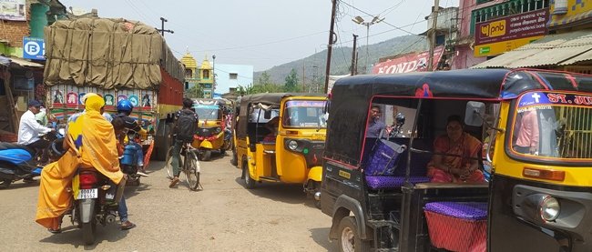 ଅଟ ପାଇଁ ବଡୁଛି ଟ୍ରାଫିକ ସମସ୍ୟା