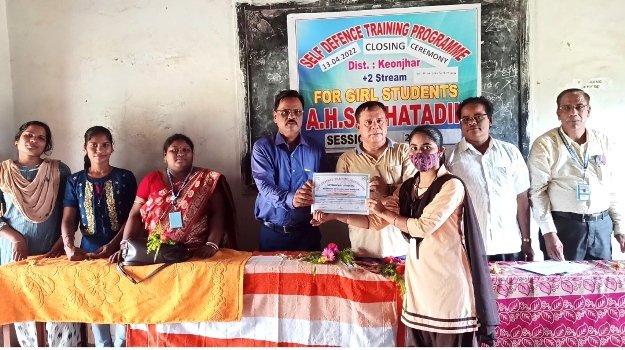 ହାଟଡ଼ିହି ଆଞ୍ଚଳିକ ମହାବିଦ୍ୟାଳୟରେ ଆତ୍ମରକ୍ଷା ତାଲିମ ଶିବିର ଉଦଯାପିତ