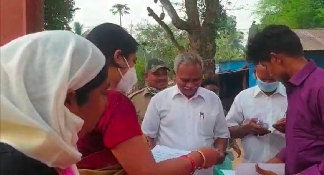 ଫୁଲବାଣୀ ବିଧାୟକ ଓ ସରପଞ୍ଚ ଦଶମ ପରୀକ୍ଷା ଦେଲେ 