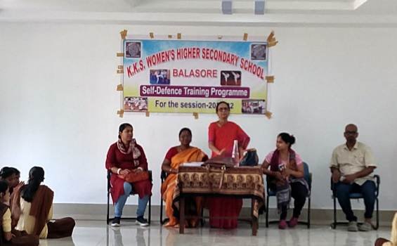 କେକେଏସ କଲେଜରେ ଛାତ୍ରୀ ଆତ୍ମରକ୍ଷା ତାଲିମ ଉଦଯାପିତ