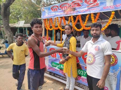 ମାନବସେବା ସଙ୍ଗଠନ ପକ୍ଷରୁ ଜଳଛତ୍ର ପ୍ରଦାନ