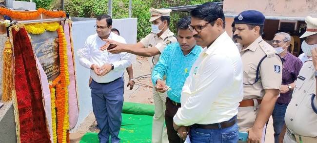 ଜିଲ୍ଲାପାଳଙ୍କ ଦ୍ୱାରା ବାଇକ ଷ୍ଟାଣ୍ଡର ଉଦ୍‌ଘାଟିତ