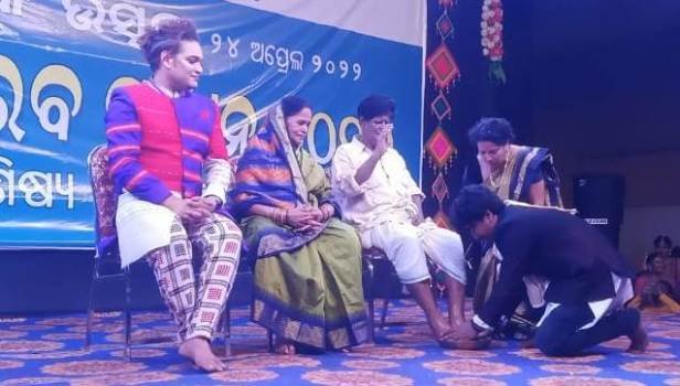 ପ୍ରଗତି କଳାକେନ୍ଦ୍ର ର ଷଷ୍ଠତମ ବାର୍ଷିକ ଉତ୍ସବ ପାଳିତ : ନିଆରା ଢଙ୍ଗରେ ପାଳନ ହେଲା ଗୁରୁ ଶିଷ୍ୟର ପରମ୍ପରା