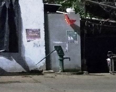 ନଳକୂପକୁ ଲାଗି ଅବାଧ ଶୌଚାଳ ନିର୍ମାଣ ଅଭିଯୋଗ